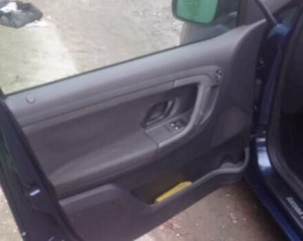 Синий Шкода Фабия, объемом двигателя 1.2 л и пробегом 250 тыс. км за 3000 $, фото 1 на Automoto.ua