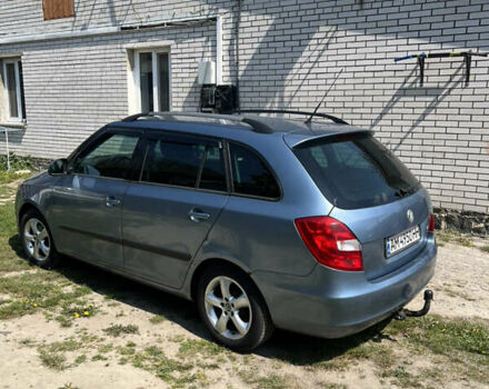 Синий Шкода Фабия, объемом двигателя 1.2 л и пробегом 252 тыс. км за 5100 $, фото 2 на Automoto.ua
