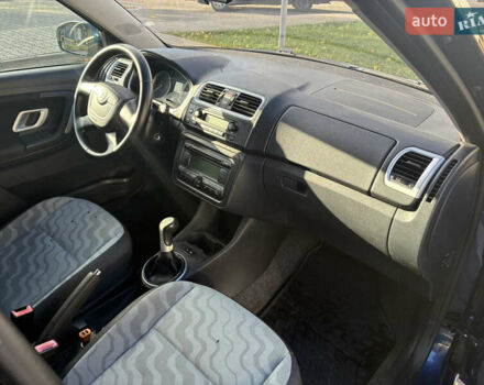 Синий Шкода Фабия, объемом двигателя 1.2 л и пробегом 220 тыс. км за 4700 $, фото 13 на Automoto.ua