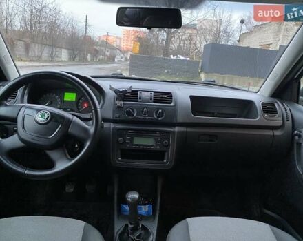 Синий Шкода Фабия, объемом двигателя 1.6 л и пробегом 249 тыс. км за 6000 $, фото 6 на Automoto.ua