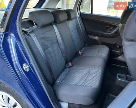 Синий Шкода Фабия, объемом двигателя 1.6 л и пробегом 221 тыс. км за 5499 $, фото 31 на Automoto.ua