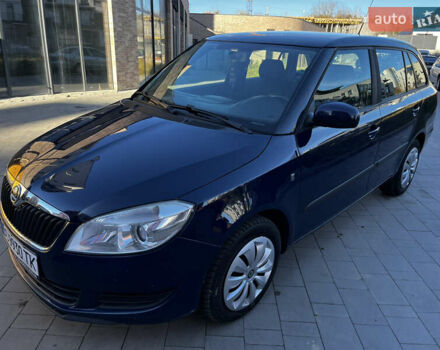Синий Шкода Фабия, объемом двигателя 1.6 л и пробегом 221 тыс. км за 5499 $, фото 1 на Automoto.ua