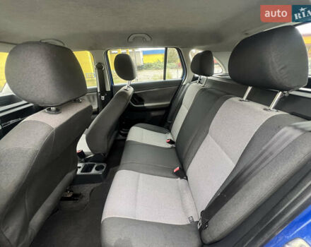 Синий Шкода Фабия, объемом двигателя 1.42 л и пробегом 380 тыс. км за 4900 $, фото 9 на Automoto.ua