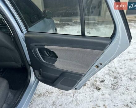 Синий Шкода Фабия, объемом двигателя 1.2 л и пробегом 160 тыс. км за 4800 $, фото 7 на Automoto.ua