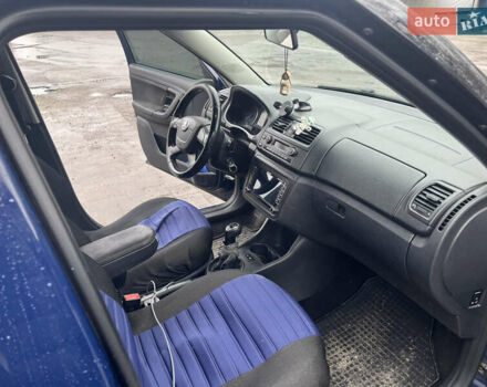 Синий Шкода Фабия, объемом двигателя 1.2 л и пробегом 254 тыс. км за 4900 $, фото 7 на Automoto.ua