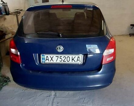 Синий Шкода Фабия, объемом двигателя 1.2 л и пробегом 328 тыс. км за 4500 $, фото 2 на Automoto.ua