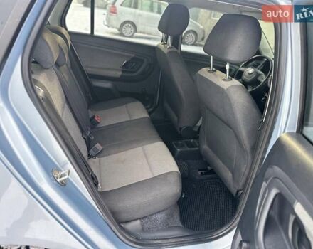 Синий Шкода Фабия, объемом двигателя 1.2 л и пробегом 160 тыс. км за 4800 $, фото 4 на Automoto.ua