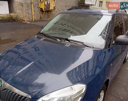 Синий Шкода Фабия, объемом двигателя 1.4 л и пробегом 204 тыс. км за 4900 $, фото 2 на Automoto.ua