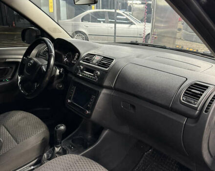 Синий Шкода Фабия, объемом двигателя 1.2 л и пробегом 255 тыс. км за 4250 $, фото 9 на Automoto.ua