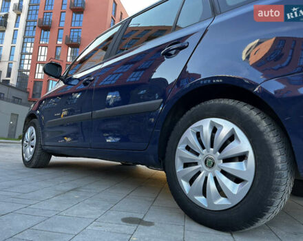 Синий Шкода Фабия, объемом двигателя 1.6 л и пробегом 221 тыс. км за 5499 $, фото 5 на Automoto.ua