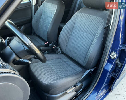 Синий Шкода Фабия, объемом двигателя 1.6 л и пробегом 221 тыс. км за 5499 $, фото 25 на Automoto.ua