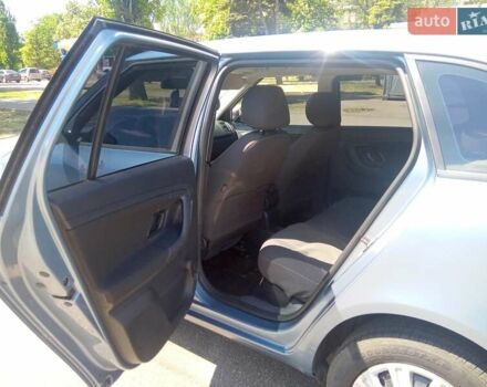 Синій Шкода Фабія, об'ємом двигуна 1.2 л та пробігом 300 тис. км за 4500 $, фото 3 на Automoto.ua