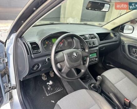 Синий Шкода Фабия, объемом двигателя 1.2 л и пробегом 160 тыс. км за 4800 $, фото 14 на Automoto.ua