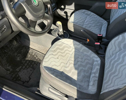 Синий Шкода Фабия, объемом двигателя 1.2 л и пробегом 220 тыс. км за 4700 $, фото 8 на Automoto.ua