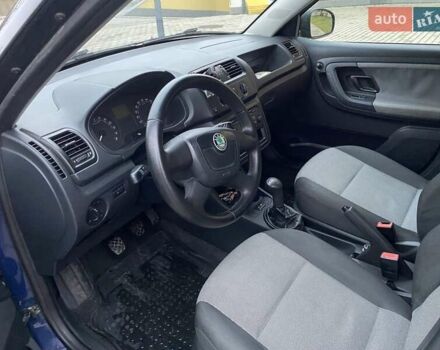 Синий Шкода Фабия, объемом двигателя 1.6 л и пробегом 249 тыс. км за 6000 $, фото 5 на Automoto.ua