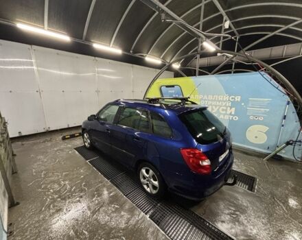 Синий Шкода Фабия, объемом двигателя 1.2 л и пробегом 300 тыс. км за 4200 $, фото 1 на Automoto.ua