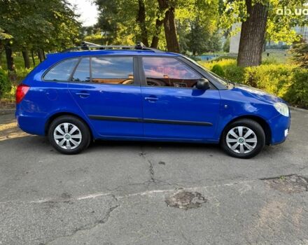 Синий Шкода Фабия, объемом двигателя 1.4 л и пробегом 292 тыс. км за 4490 $, фото 3 на Automoto.ua