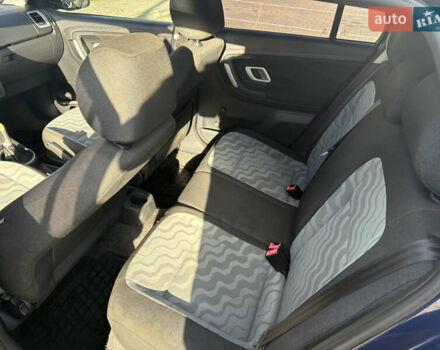 Синий Шкода Фабия, объемом двигателя 1.2 л и пробегом 220 тыс. км за 4700 $, фото 9 на Automoto.ua