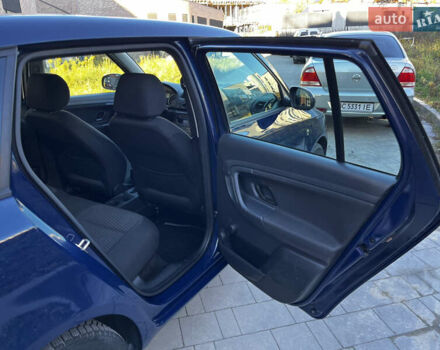 Синий Шкода Фабия, объемом двигателя 1.6 л и пробегом 221 тыс. км за 5499 $, фото 27 на Automoto.ua