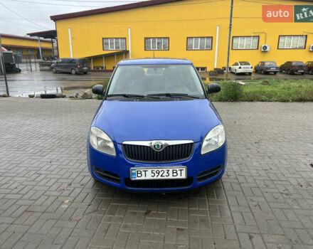 Синий Шкода Фабия, объемом двигателя 1.42 л и пробегом 380 тыс. км за 4900 $, фото 1 на Automoto.ua