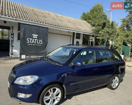 Синий Шкода Фабия, объемом двигателя 1.2 л и пробегом 195 тыс. км за 6600 $, фото 2 на Automoto.ua