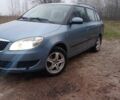Синий Шкода Фабия, объемом двигателя 1.6 л и пробегом 235 тыс. км за 5600 $, фото 2 на Automoto.ua