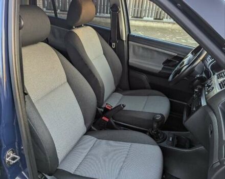 Синий Шкода Фабия, объемом двигателя 1.6 л и пробегом 209 тыс. км за 5150 $, фото 10 на Automoto.ua