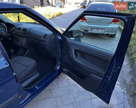 Синий Шкода Фабия, объемом двигателя 1.6 л и пробегом 221 тыс. км за 5499 $, фото 32 на Automoto.ua