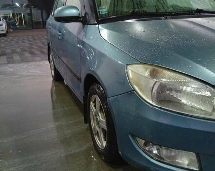 Шкода Фабия 2010 в Ужгороде на Automoto.ua Синий Шкода Фабия, объемом двигателя 1.2 л и пробегом 242 тыс. км за 3600 $, фото 2 на Automoto.ua