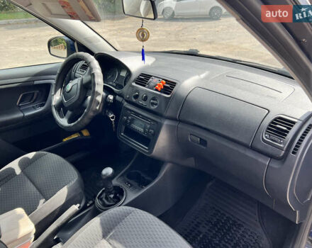 Синій Шкода Фабія, об'ємом двигуна 1.6 л та пробігом 260 тис. км за 4850 $, фото 9 на Automoto.ua