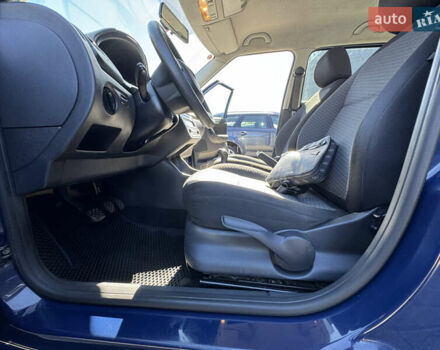 Синий Шкода Фабия, объемом двигателя 1.2 л и пробегом 228 тыс. км за 5500 $, фото 18 на Automoto.ua