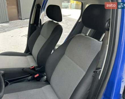 Синий Шкода Фабия, объемом двигателя 1.2 л и пробегом 155 тыс. км за 4899 $, фото 62 на Automoto.ua
