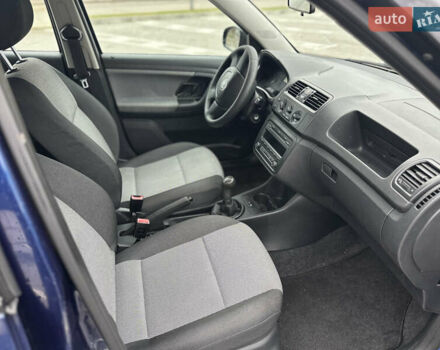 Синий Шкода Фабия, объемом двигателя 1.2 л и пробегом 232 тыс. км за 3999 $, фото 15 на Automoto.ua