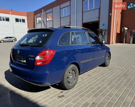 Синий Шкода Фабия, объемом двигателя 1.2 л и пробегом 228 тыс. км за 5500 $, фото 3 на Automoto.ua