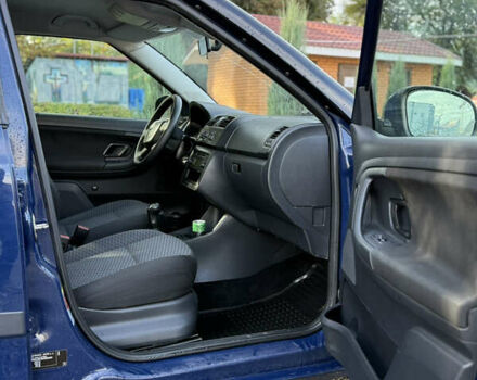 Синій Шкода Фабія, об'ємом двигуна 1.6 л та пробігом 271 тис. км за 4999 $, фото 14 на Automoto.ua