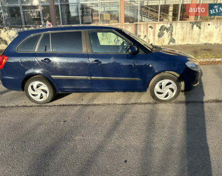 Синій Шкода Фабія, об'ємом двигуна 1.6 л та пробігом 328 тис. км за 5000 $, фото 1 на Automoto.ua