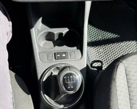 Синий Шкода Фабия, объемом двигателя 1.2 л и пробегом 228 тыс. км за 5500 $, фото 15 на Automoto.ua