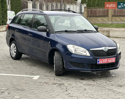 Синий Шкода Фабия, объемом двигателя 1.2 л и пробегом 232 тыс. км за 3999 $, фото 3 на Automoto.ua