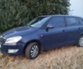 Синий Шкода Фабия, объемом двигателя 1.39 л и пробегом 211 тыс. км за 5000 $, фото 1 на Automoto.ua