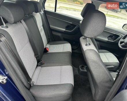 Синий Шкода Фабия, объемом двигателя 1.2 л и пробегом 232 тыс. км за 3999 $, фото 14 на Automoto.ua