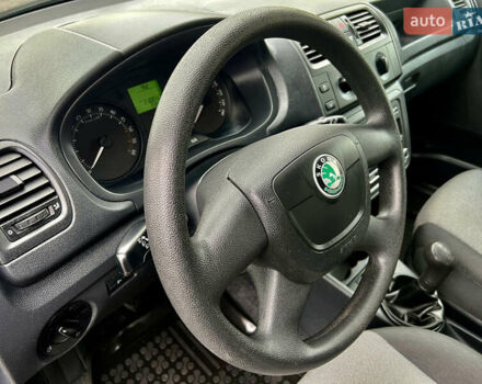 Шкода Фабия 2011 в Кривом Роге на Automoto.ua Синий Шкода Фабия, объемом двигателя 1.6 л и пробегом 216 тыс. км за 5999 $, фото 14 на Automoto.ua