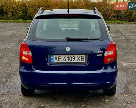 Шкода Фабия 2011 в Кривом Роге на Automoto.ua Синий Шкода Фабия, объемом двигателя 1.6 л и пробегом 216 тыс. км за 5999 $, фото 4 на Automoto.ua