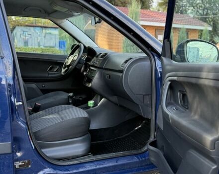 Синій Шкода Фабія, об'ємом двигуна 1.6 л та пробігом 275 тис. км за 5750 $, фото 17 на Automoto.ua