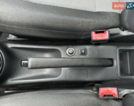 Синий Шкода Фабия, объемом двигателя 1.2 л и пробегом 232 тыс. км за 3999 $, фото 31 на Automoto.ua