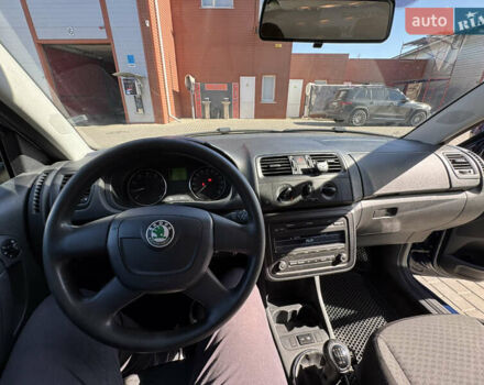 Синий Шкода Фабия, объемом двигателя 1.2 л и пробегом 228 тыс. км за 5500 $, фото 16 на Automoto.ua