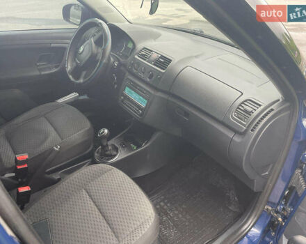 Синій Шкода Фабія, об'ємом двигуна 1.6 л та пробігом 360 тис. км за 4550 $, фото 6 на Automoto.ua