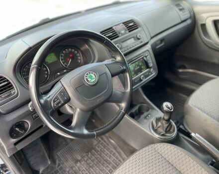 Синий Шкода Фабия, объемом двигателя 1.2 л и пробегом 270 тыс. км за 6500 $, фото 6 на Automoto.ua