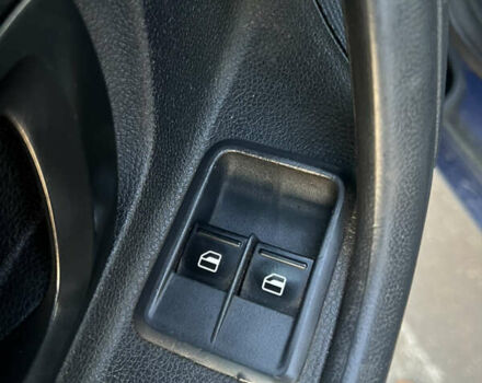 Синий Шкода Фабия, объемом двигателя 1.6 л и пробегом 312 тыс. км за 6000 $, фото 10 на Automoto.ua