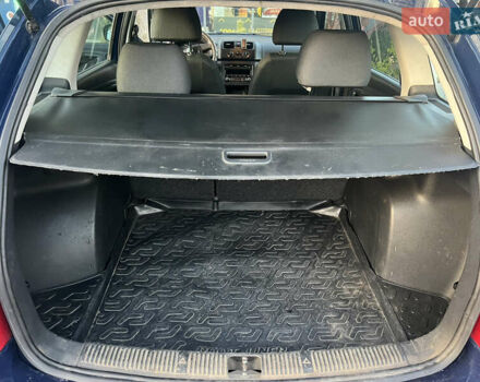 Синий Шкода Фабия, объемом двигателя 1.6 л и пробегом 312 тыс. км за 6000 $, фото 7 на Automoto.ua