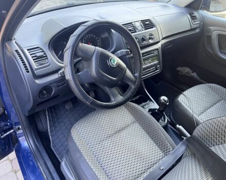 Синій Шкода Фабія, об'ємом двигуна 1.2 л та пробігом 217 тис. км за 5800 $, фото 6 на Automoto.ua